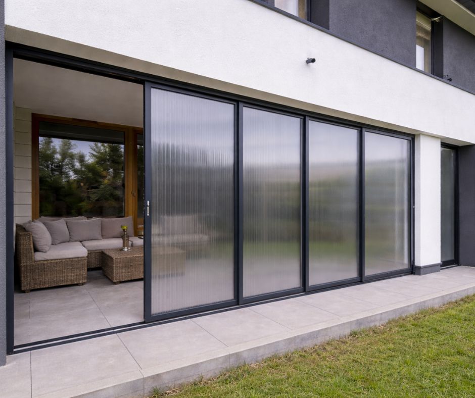 Przesuwna zabudowa tarasu z poliwęglanu 10 mm